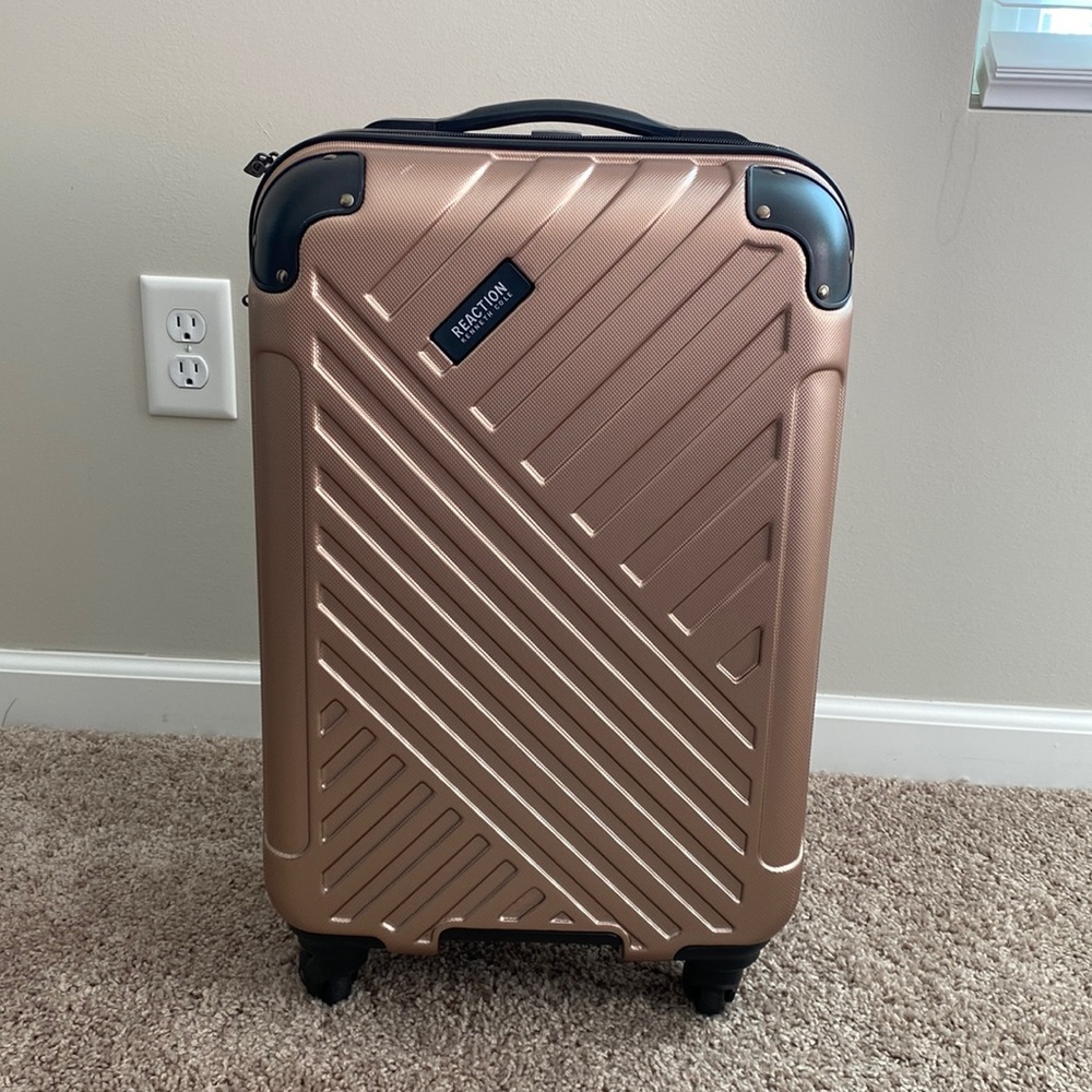 Kenneth Cole Suit Case in rose gold